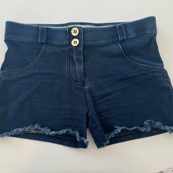 Freddy WR UP NWT Jean shorts Sz XS - Picture 2 of 3